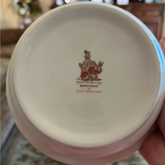 3 pieces of Royal Doulton’s Bunnykins collection - Picture 2 of 6